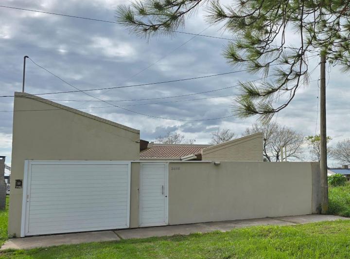 Casa · 79m² · 4 Ambientes · 2 Cocheras