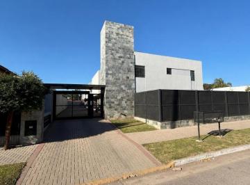 Casa de 6 ambientes, Córdoba · Housing en Alquiler Cerro de Las Rosas