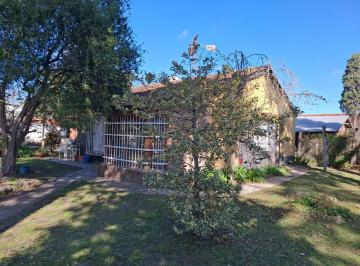 Quinta vacacional · 90m² · 4 Ambientes · 4 Cocheras · Venta Casa Quinta en Garin Escobar