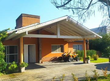 Casa · 120m² · 5 Ambientes · Casa en Alquiler - 3 Dorm. 3 Baños - 120 m² - Haras del Sur - La Plata