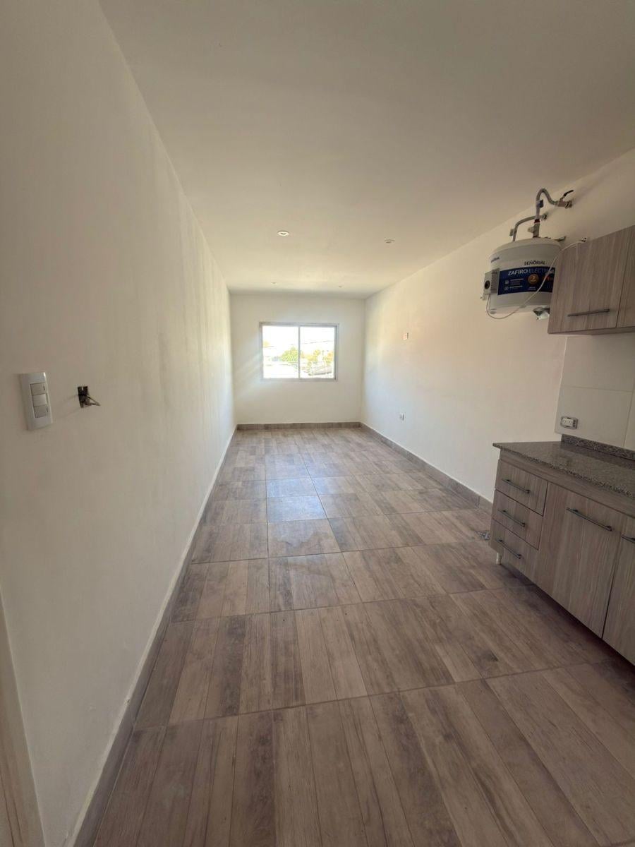 Ph 2 Ambientes en planta alta a la calle con patio
