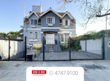 Casa · 215m² · 7 Ambientes · 3 Cocheras · Casa 4 Dorm. Venta - Don Torcuato