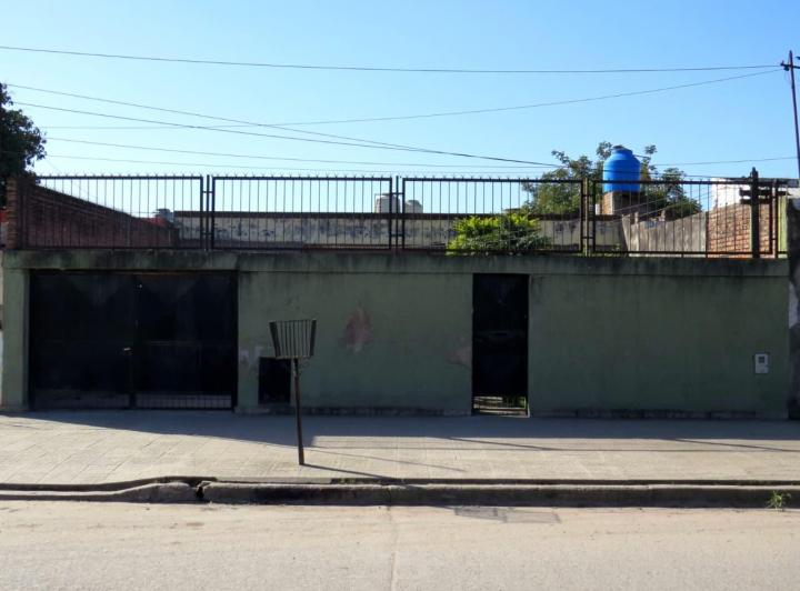 Casa · 211m² · 5 Dormitorios · 2 Cocheras