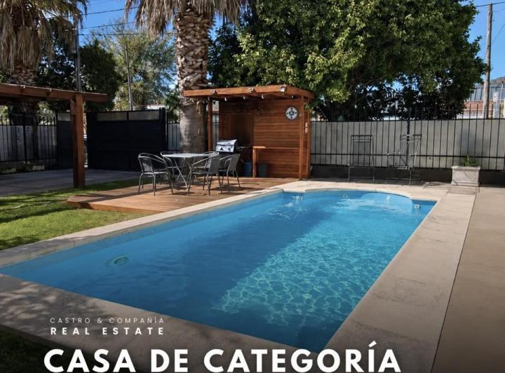 Casa · 241m² · 8 Ambientes