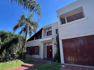 Casa · 664m² · 3 Dormitorios · Venta Casa 3 Dorm. Barrio Arguello