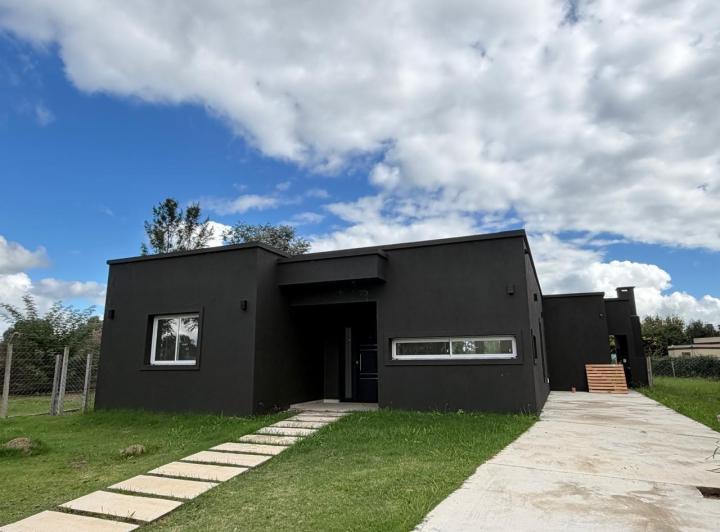 Casa · 140m² · 4 Ambientes