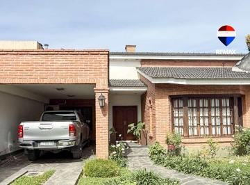 Casa · 250m² · 2 Ambientes · 1 Cochera · Casa en Venta + 2 Locales Comercial Centro Oran