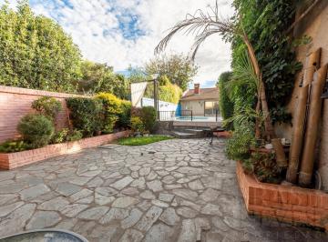 Casa · 185m² · 5 Ambientes · 2 Cocheras · Casa 3 Dorm y Play / Quincho y Piscina