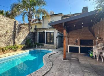 Casa · 200m² · 6 Ambientes · 2 Cocheras · Venta Casa 6 Ambientes con Parrilla y Pileta La Lucila