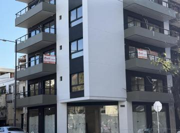 Local comercial · 188m² · Alquiler Local en Esquina Ibera 2701