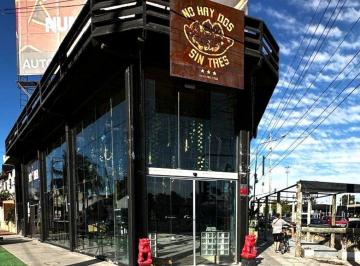 Local comercial · 204m² · Alquiler de Local Comercial Vidriado en Haedo