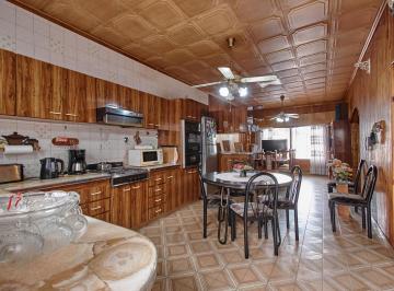 Casa · 201m² · 4 Ambientes · 1 Cochera · Casa en Venta 4 Ambientes con Cochera San Antonio de Padua Apto Credito