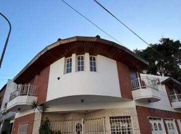 PH de 4 ambientes, Monte Castro · PH de 95 m² con 3 Dorm. en Alquiler en Monte Castro
