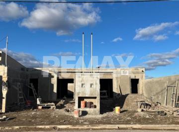 Casa · 78m² · 4 Ambientes · Casa 2 Dorm Pb - Los Cedros III - Plottier