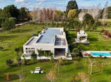 Casa de 6 ambientes, Chascomús · Chacra en Barrio Cerrado Barrio de Chacras Laguna Vitel Impecable