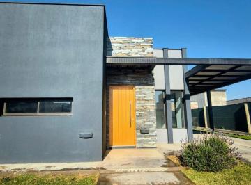 Casa de 4 ambientes, Guaymallén · Casa en Alquiler C/ Cochera en Otros Barrios
