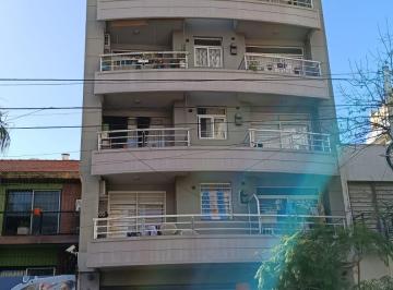 Departamento de 2 ambientes, Flores · Alquiler 2amb con Cochera en Flores