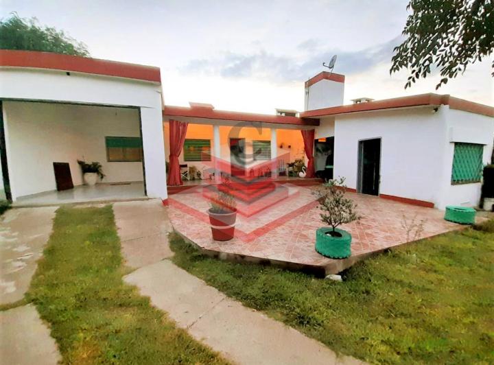 Casa · 169m² · 7 Ambientes · 1 Cochera