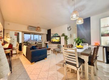 Departamento · 69m² · 4 Ambientes · Departamento 3 Ambientes Impecable Todo Sol