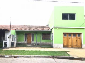 Casa de 3 ambientes, Quilmes · Quilmes - Venta Casa 3 Amb C/cochera. Financia.
