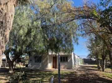 Casa de 5 ambientes, Colonia Segovia · Casa en Alquiler C/ Cochera en Colonia Segovia
