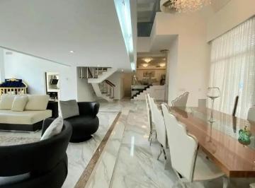 Casa · 540m² · 5 Ambientes · 2 Cocheras · Casa en Villa Devoto