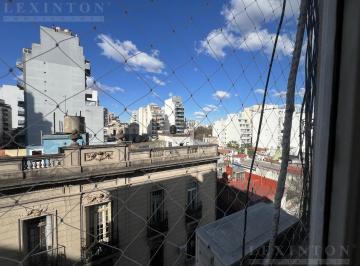 Departamento · 41m² · 2 Ambientes · 2 Ambientes en El Limite de Boedo y Balvanera - Vista Abierta Piso Alto - Baño Reciclado a Nuevo