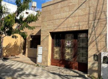 Casa · 185m² · 3 Ambientes · 1 Cochera · Casa en Venta + Departamento a Refaccionar - con Escritura
