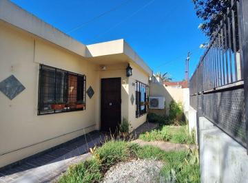Casa de 3 ambientes, Morón · Casa en Castelar – Excelente Oportunidad