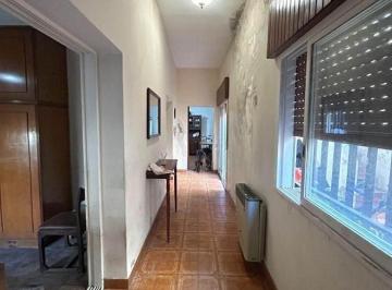 Casa · 170ha · 5 Ambientes · Casa en Lote Propio - Para 2 Familias - Liniers
