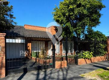 Casa · 120m² · 4 Ambientes · 4 Cocheras · Casa en Venta en Monte Grande