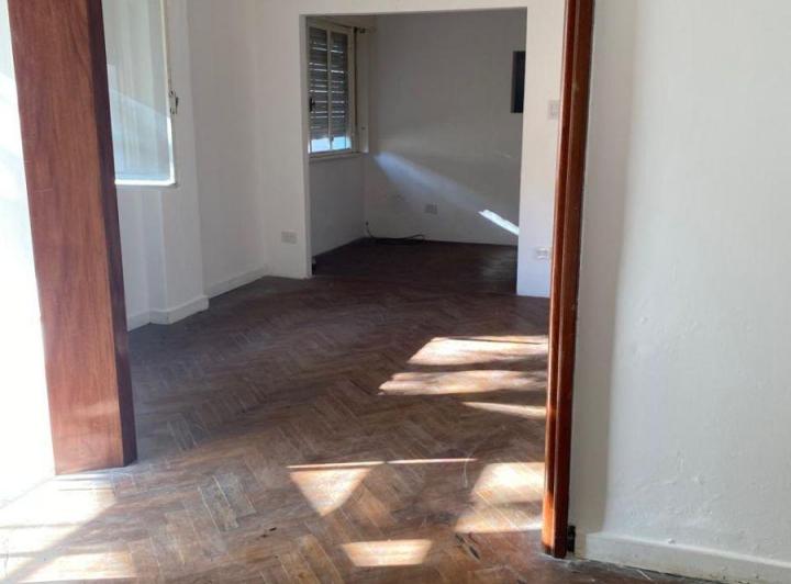 Casa · 200m² · 7 Ambientes · 2 Cocheras