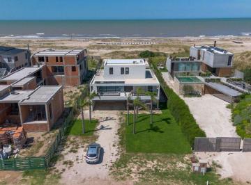 Casa · 502m² · 6 Ambientes · 3 Cocheras · Casa en Venta en Costa Esmeralda Frente Al Mar