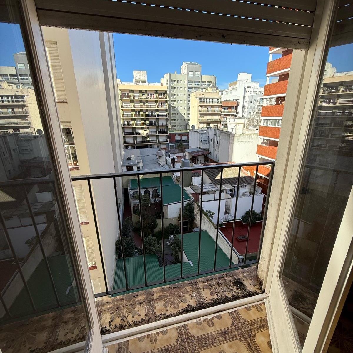 Depto 3 amb, 64m² en 4º piso con balcón — La Perla
