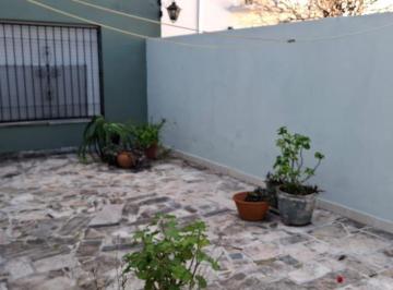 FRC-FRC-8326_2 · Albariño 3500 Lugano Casa 3amb C Local y Coch Lote Propio U$148.000