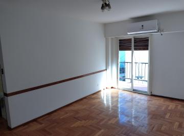 living comedor · Impecable y Luminoso Semipiso en Contrafrente