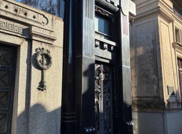 Bóveda, nicho o parcela 6m² Venta · Boveda en Cementerio de La Recoleta