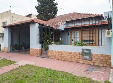 Casa · 133m² · 3 Ambientes · 1 Cochera · Venta Casa 3 Amb Cochera y Fondo Sarandi
