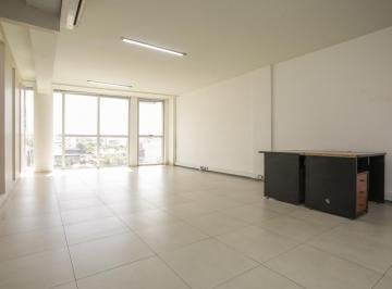 Oficina comercial · 76m² · 2 Ambientes · Oficina en Alquiler en Parque Patricios