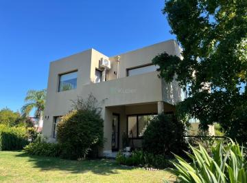 Casa · 170m² · 5 Ambientes · Propiedad en Exclusiva en Venta,3 Dorm.. Saint Matthew´s, Pilar, G. B. a. Zona Norte