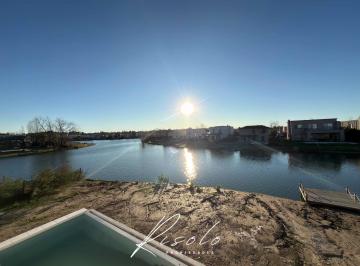 Casa · 270m² · 5 Ambientes · 2 Cocheras · Casa en Venta con Lote a La Laguna. 3 Dorm., Pileta. Barrio Cerrado, Escobar