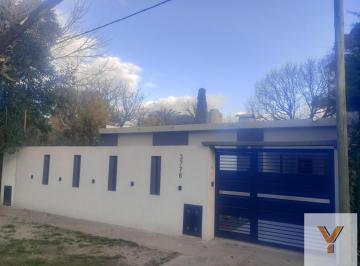 Casa · 170m² · 5 Ambientes · Casa en Venta - 4 Dorm. 2 Baños - 400 m - La Plata - Manuel B Gonnet