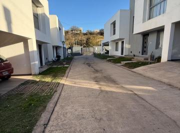 PH · 147m² · 5 Ambientes · 2 Cocheras · Venta Duplex en Housing Cuesta Colorada