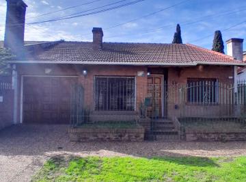 Casa · 148m² · 4 Ambientes · 1 Cochera - Inmobiliaria Eco-Prop · Hurlingham - Parque Quirno - Chalet de 4 Ambientes con Cochera