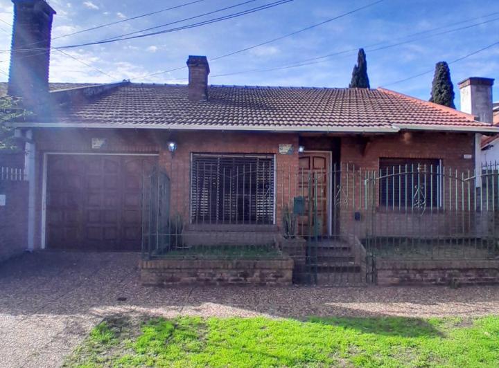 Casa · 148m² · 4 Ambientes · 1 Cochera