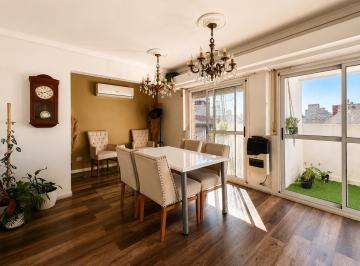 Departamento · 65m² · 5 Ambientes · Venta - Piso Exclusivo de 2 Dorm. con Balcón Aterrazado en Barrio Martin, Rosario.