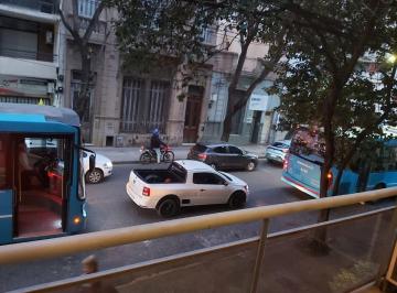 Departamento de 1 ambiente, Rosario · Alquiler Monoambiente con Balcón Al Frente en Zona Centro.