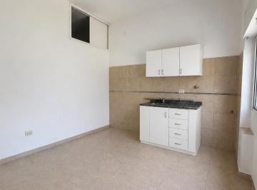 Pilcomayo al 1600
A metros de Av. Rivadavia
Lanús.
️ Cuenta con:
️ Luminoso est · Departamento en Alquiler – 2 Ambientes en Lanús