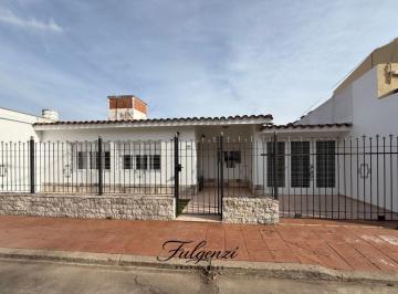 Casa de 5 ambientes, Córdoba · Casa en Venta I Villa Cabrera I 3 Dorm. I Patio C/ Quincho I Cochera