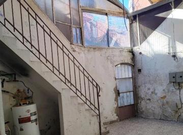 PH de 4 ambientes, Floresta · PH 4 Amb. Patio, Quincho, Terraza, 2 Baños Sin Exp. en Terreno Propio
